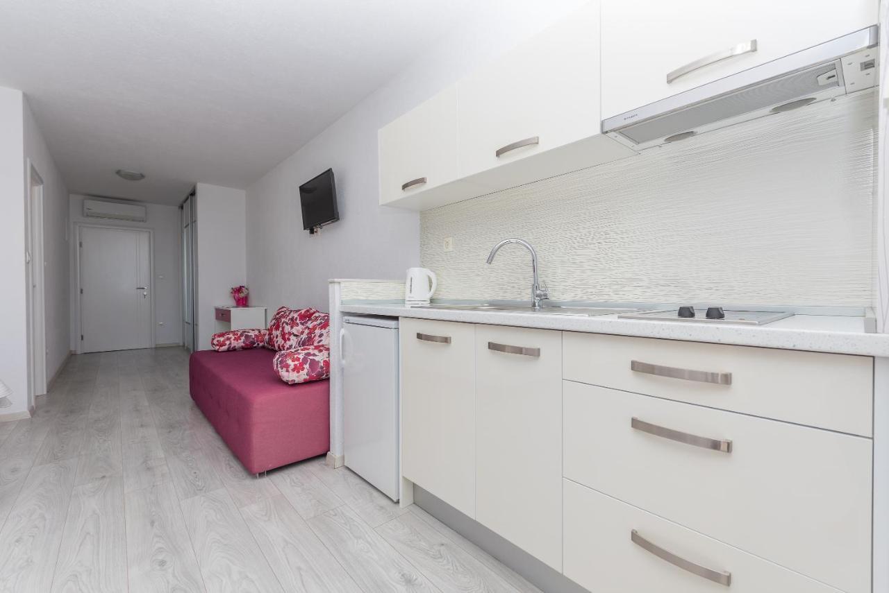 Apartmani Katarina Tučepi Exterior foto